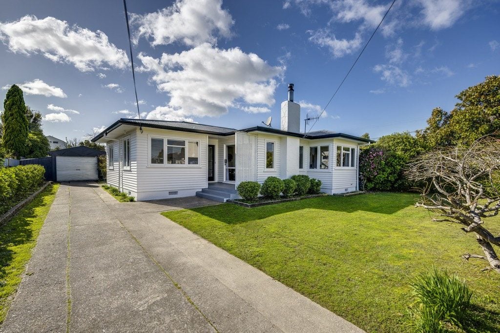 1 Palmerston Road, Havelock North, Havelock North - Carousel 2
