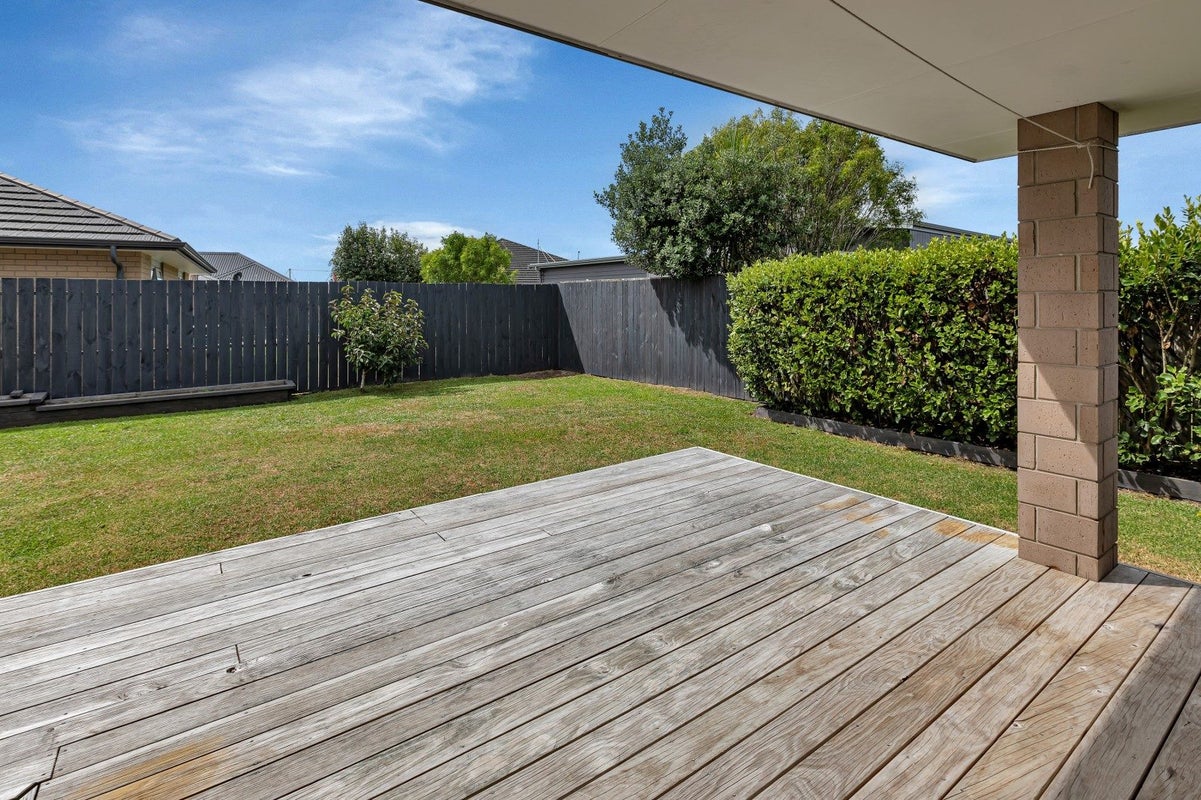 21 Mariners Haven, One Tree Point - Carousel 2