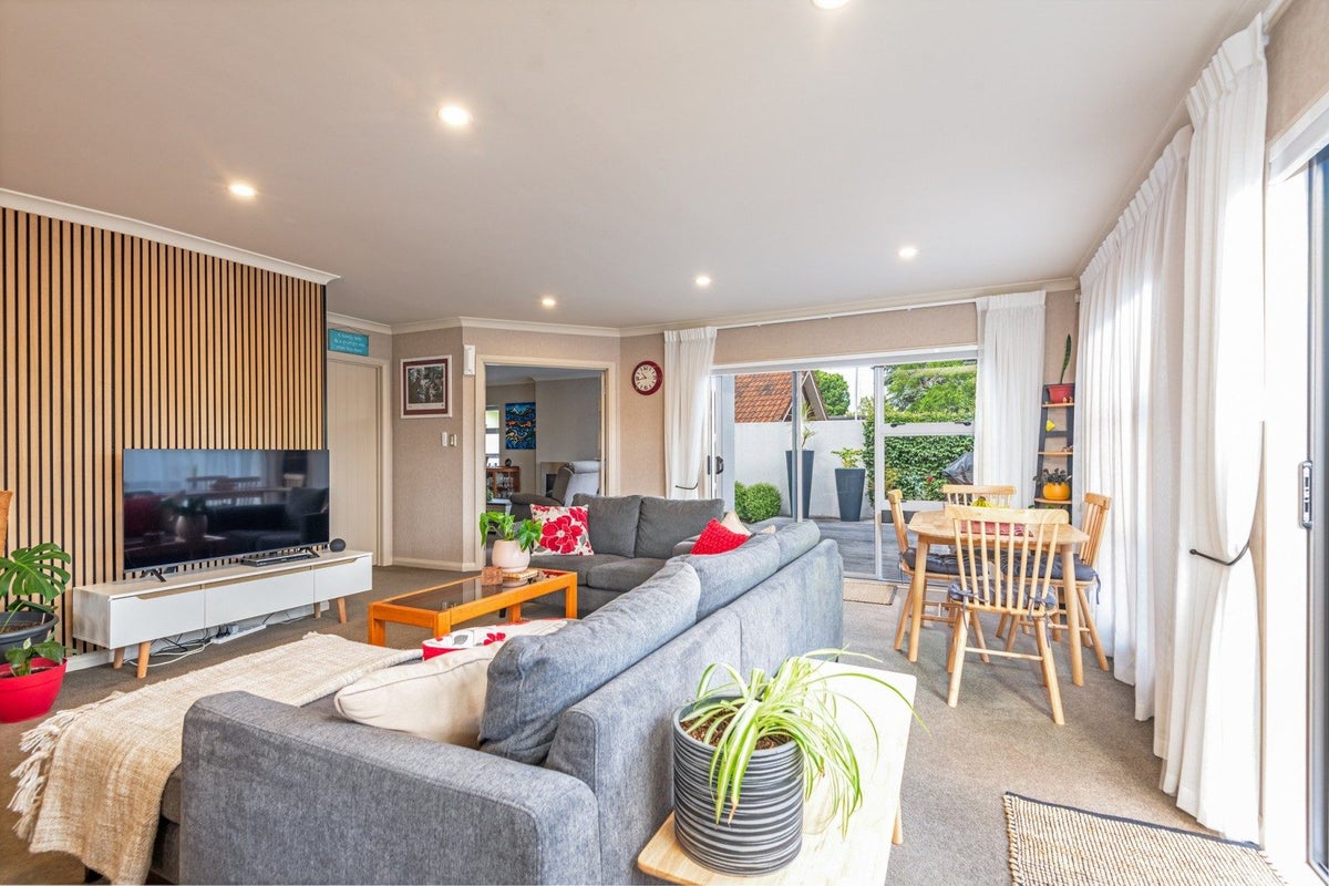 42 Collingwood Street, Hokowhitu, Palmerston North - Carousel 2
