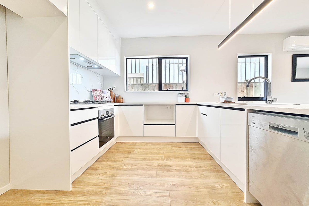 6A Christella Street, Flat Bush, Auckland - Carousel 2
