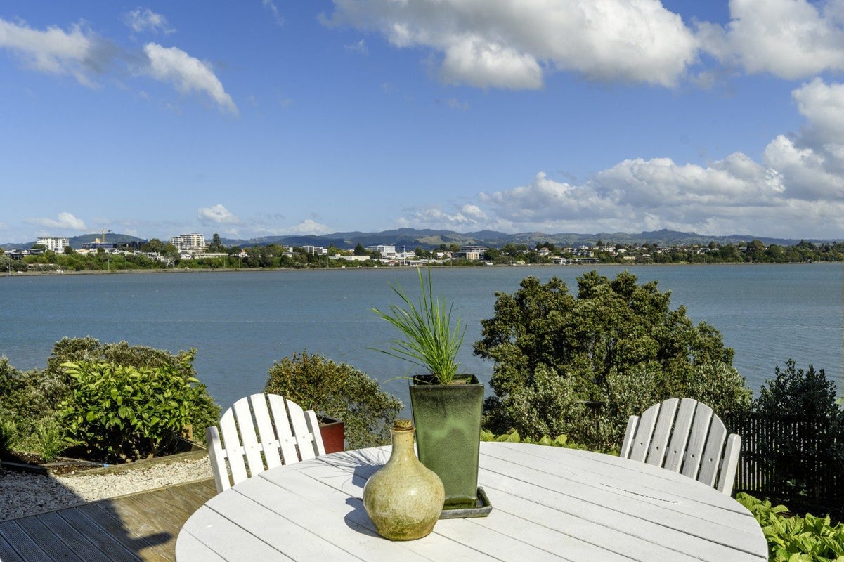 25 Roderick Street, Otumoetai, Tauranga - Carousel 2