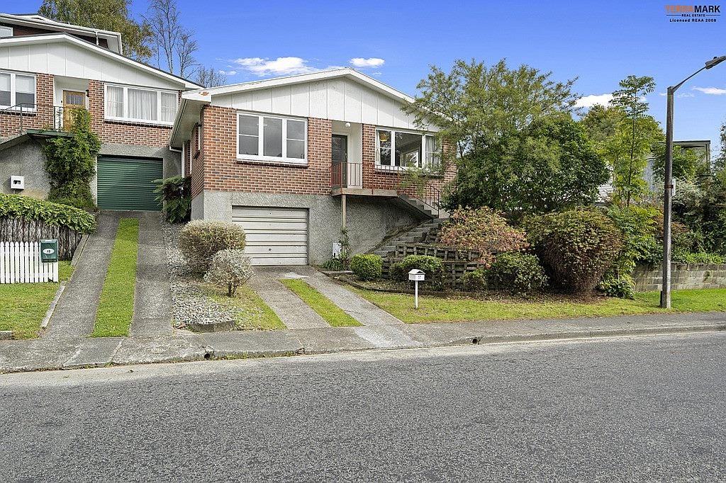 4A Deller Grove, Silverstream, Upper Hutt - Carousel 1