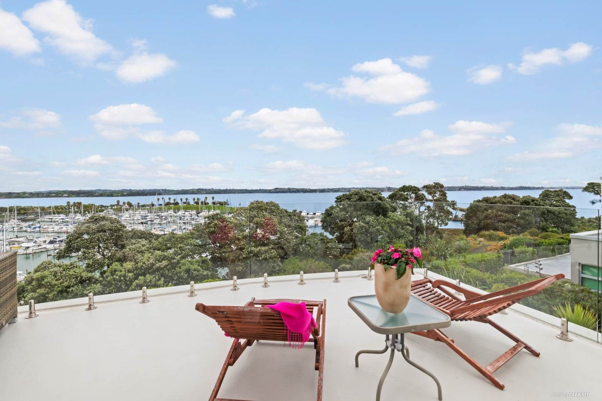 79 Pine Harbour Parade, Beachlands, Auckland - Carousel 2