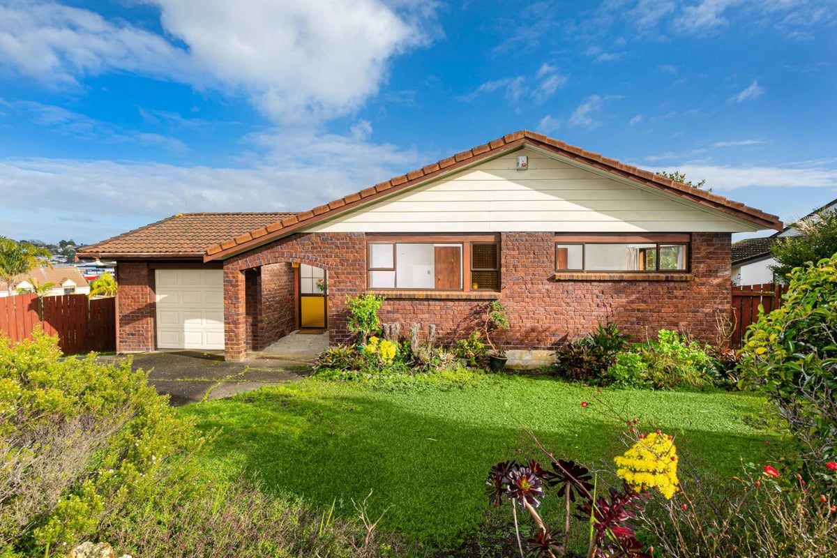 52 Kennedy Avenue, Forrest Hill, Auckland - Carousel 1