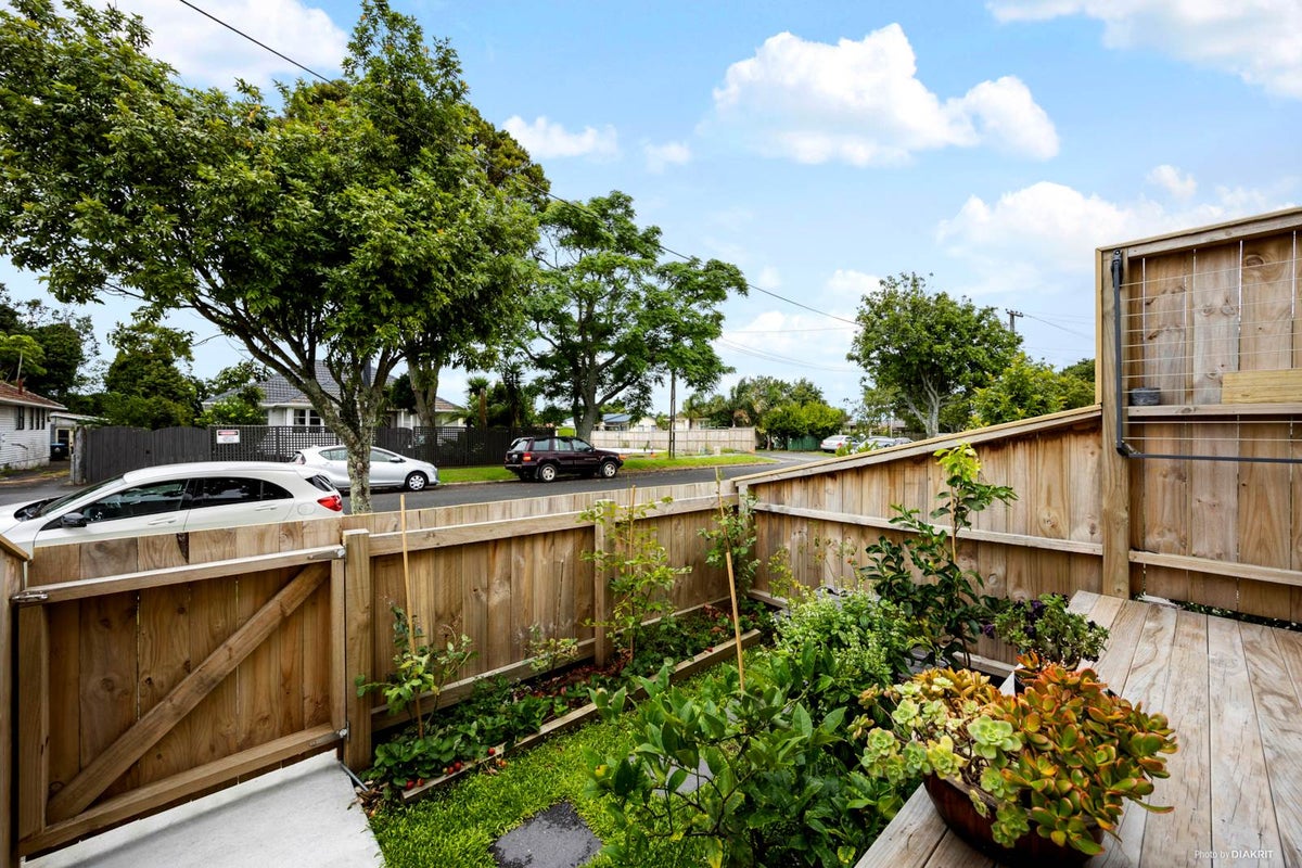 29A Kawiti Avenue, Point England, Auckland - Carousel 1