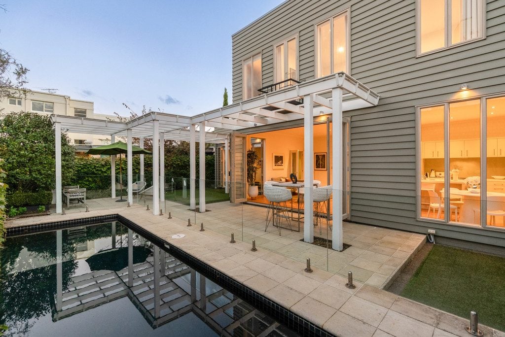 2B Crescent Road, Parnell, Auckland - Carousel 1