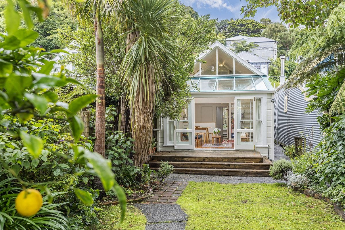 127 Aro Street, Aro Valley, Wellington - Carousel 1
