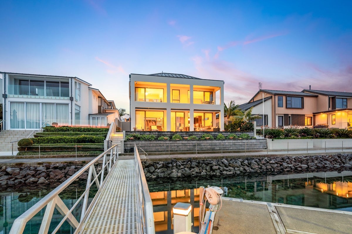 36 Rue D' Amarres, GULF HARBOUR, WHANGAPARAOA - Carousel 1