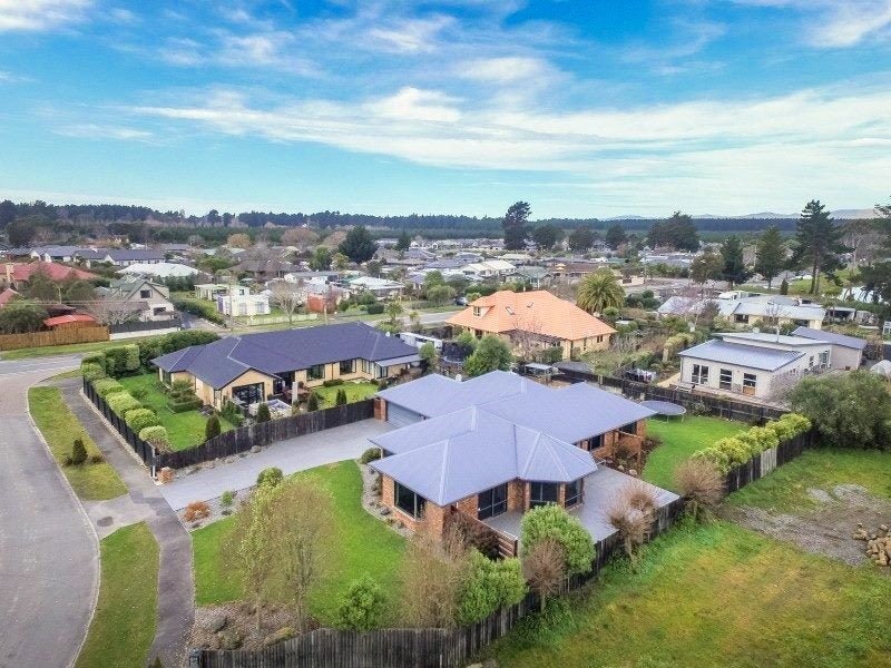 2 Riverside Lane, Spencerville, Christchurch - Carousel 2