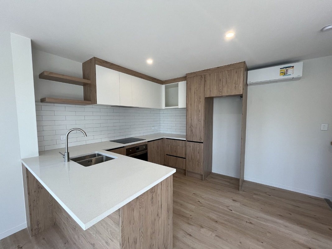 1/264 Rangatira Road, Beach Haven, Auckland - Carousel 1