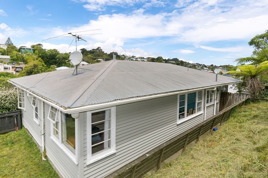 165 Newlands Road, Newlands, Wellington - Carousel 1