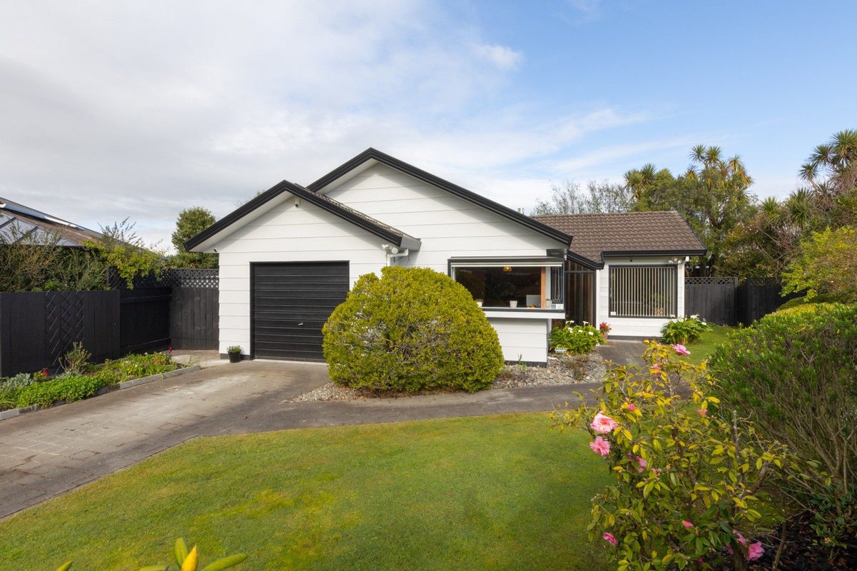 9 Delta Place, Milson, Palmerston North - Carousel 1