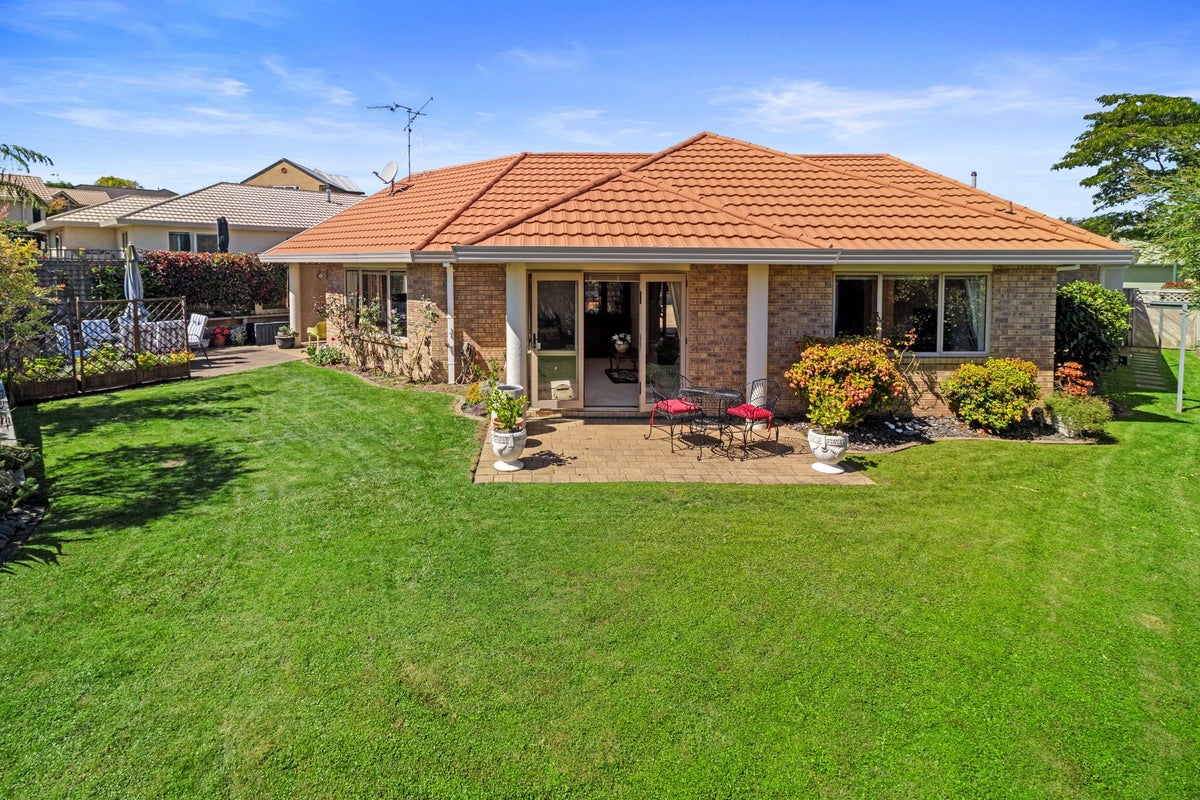 5 Burleigh Place, Rototuna, Hamilton - Carousel 1