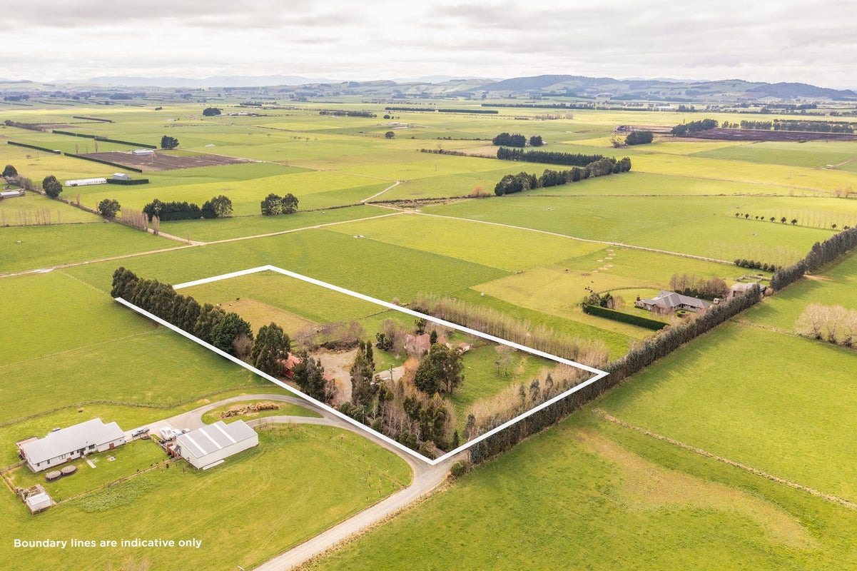 1059C Winton Lorneville Highway, Lochiel, Winton - Carousel 2