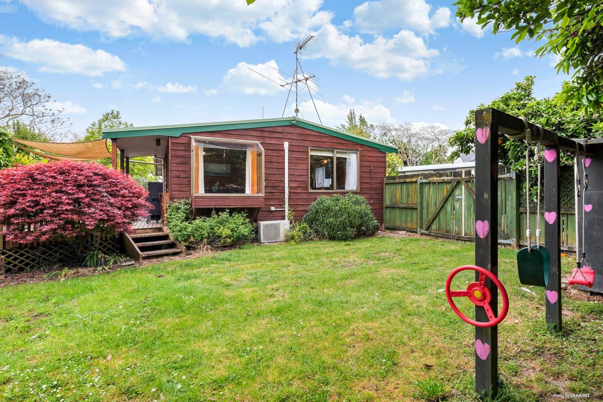 1/90 Wattle Farm Road, Wattle Downs, Auckland - Carousel 2