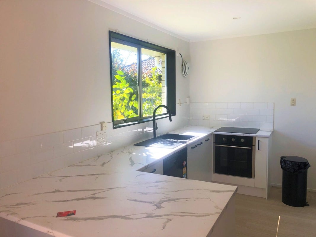 33B Normandy Avenue, Melville, Hamilton - Carousel 2