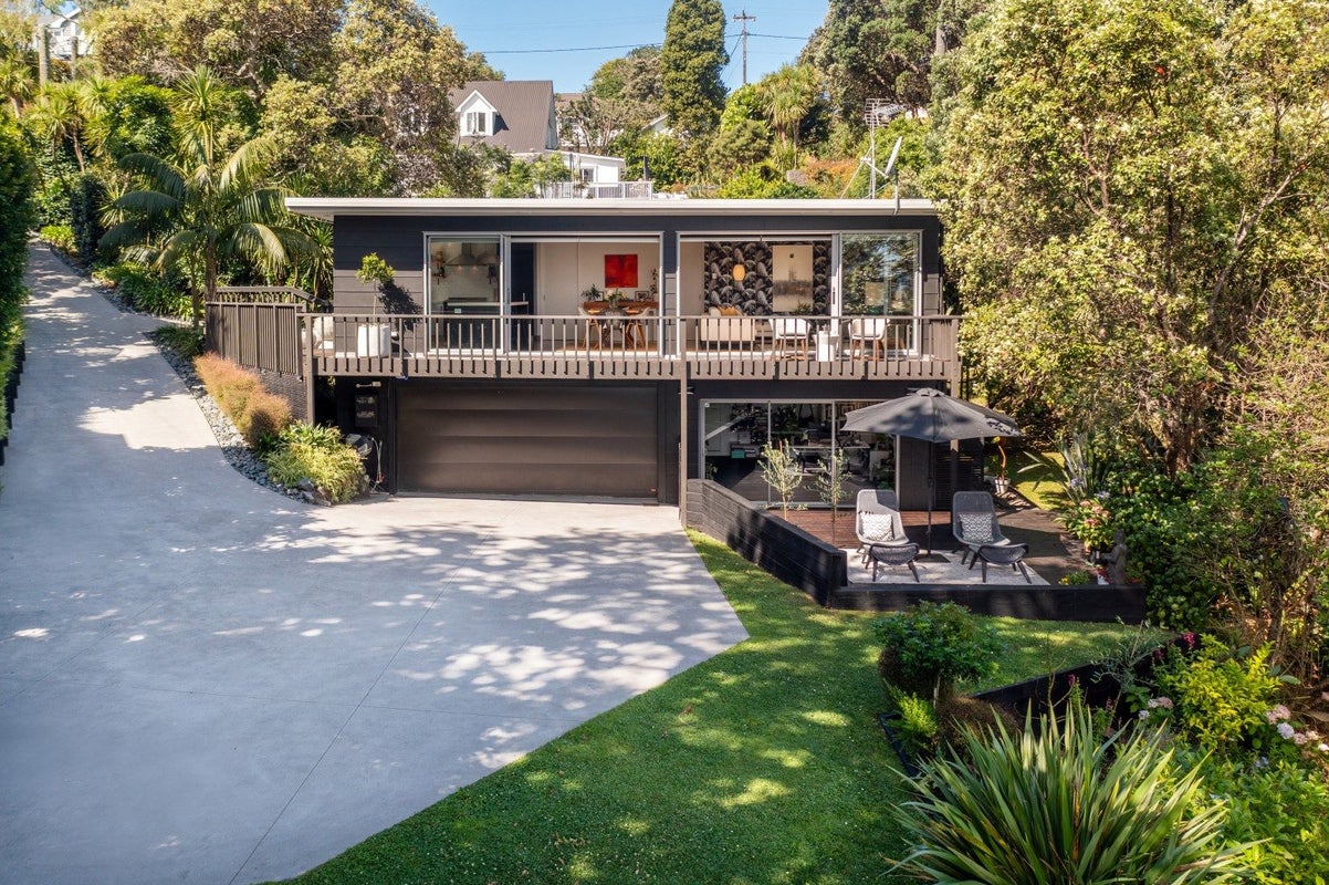 32A Palmerston Road, Birkenhead, Auckland - Carousel 21