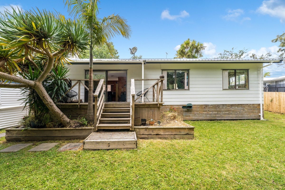 71A Metcalfe Road, Ranui, Auckland - Carousel 1