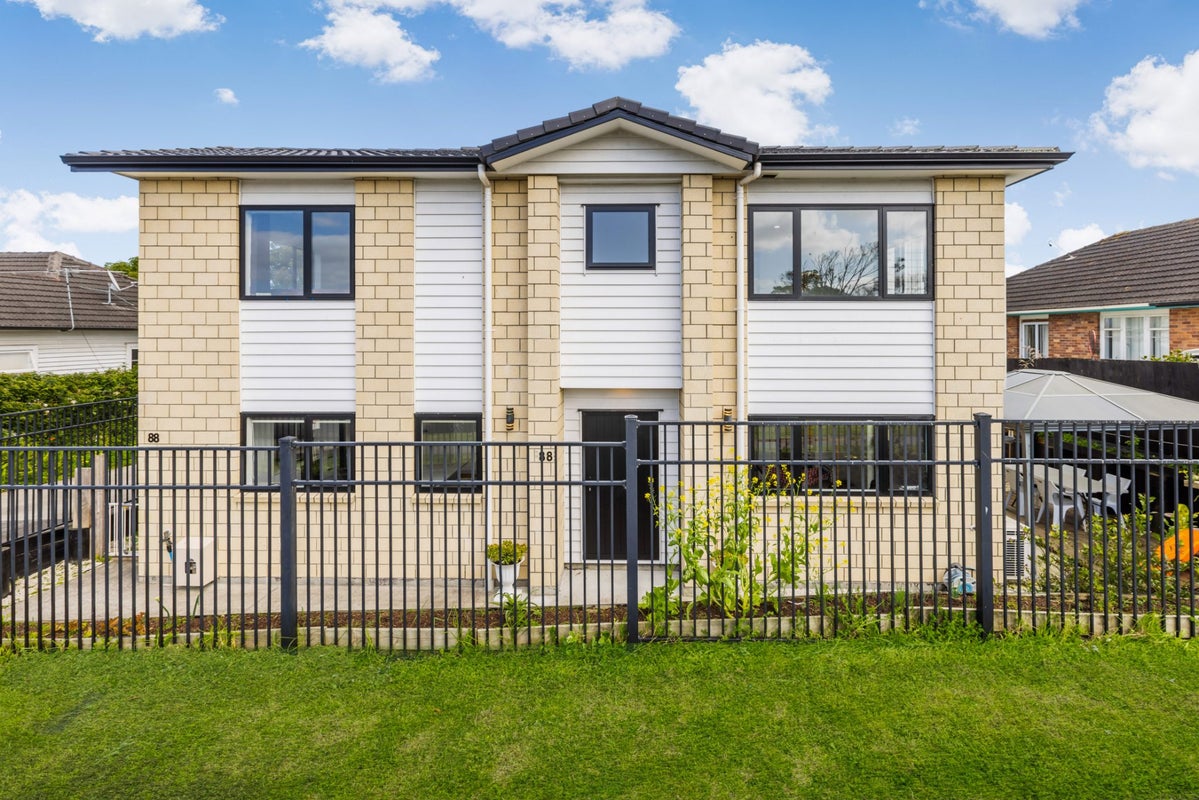 88 Kolmar Road, Papatoetoe, Auckland - Carousel 1