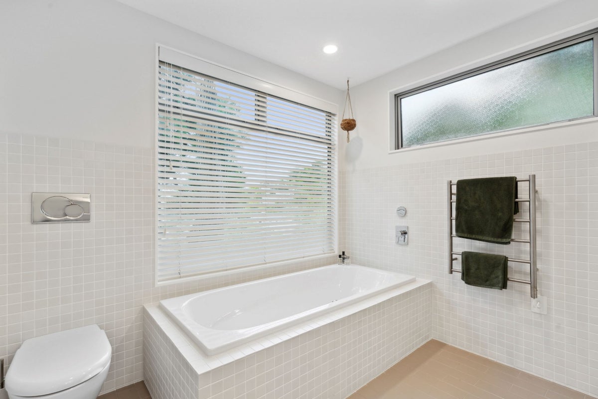 29 Orangi Kaupapa Road, Northland, Wellington - Carousel 15