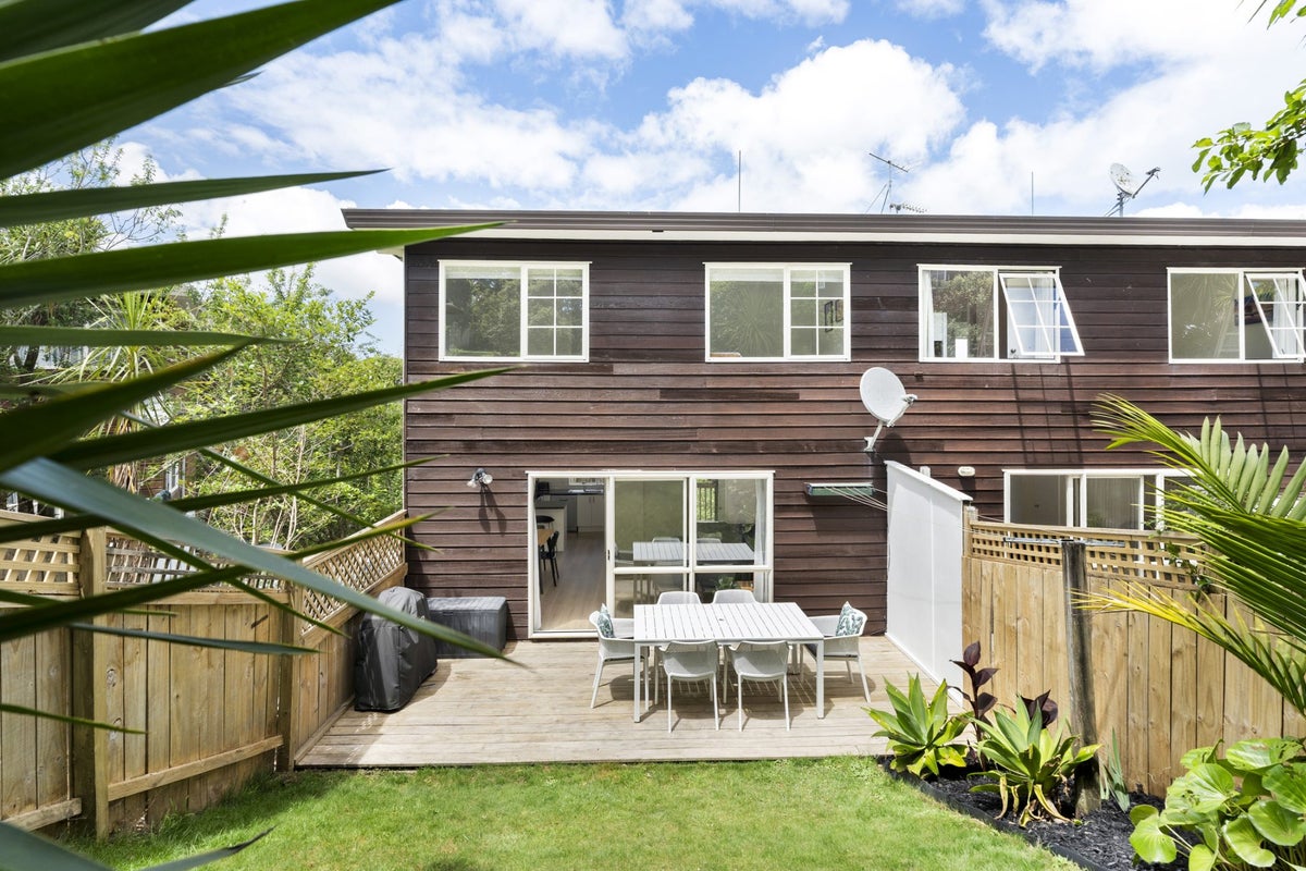 22/193 Eskdale Road, Birkenhead, Auckland - Carousel 1