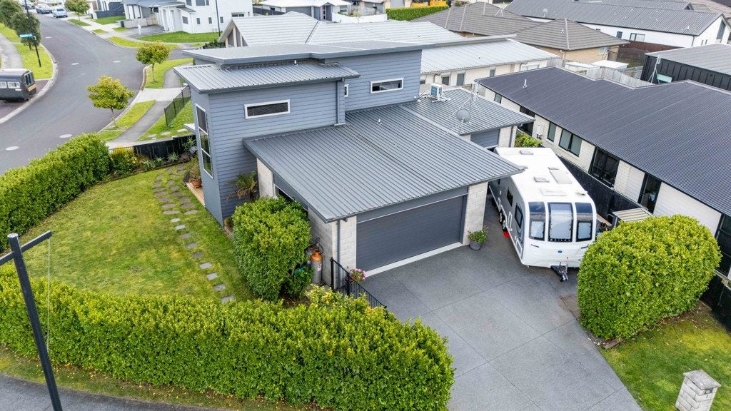 1 Loftus Place, Flagstaff, Hamilton, Waikato - Carousel 2