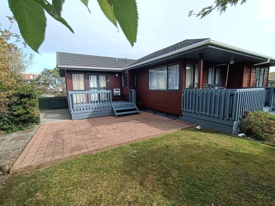 38 Erris Street, Johnsonville, Wellington - Carousel 1