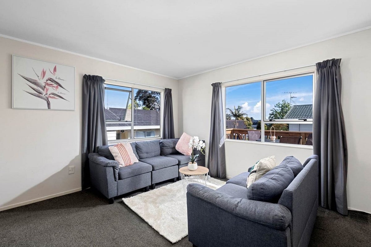 1/24 Caribbean Drive, Unsworth Heights, Auckland - Carousel 1
