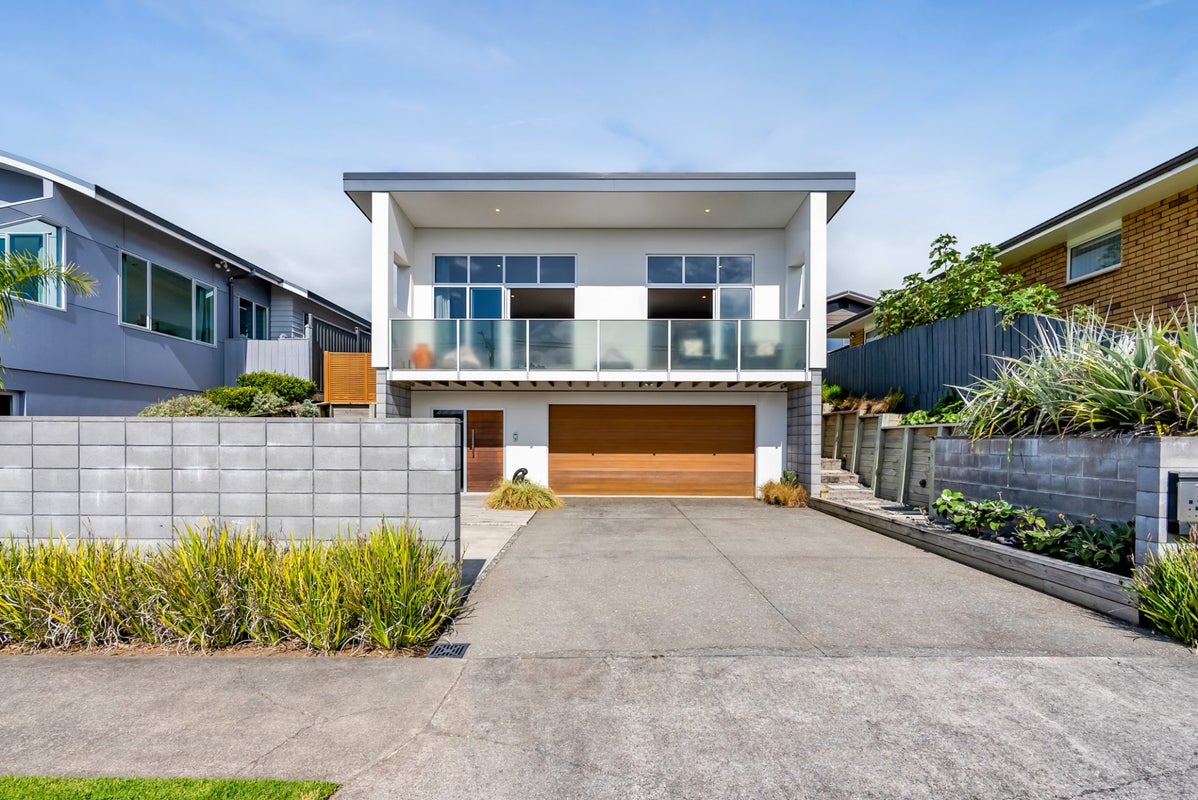 73 Hine Street, New Plymouth, New Plymouth - Carousel 1