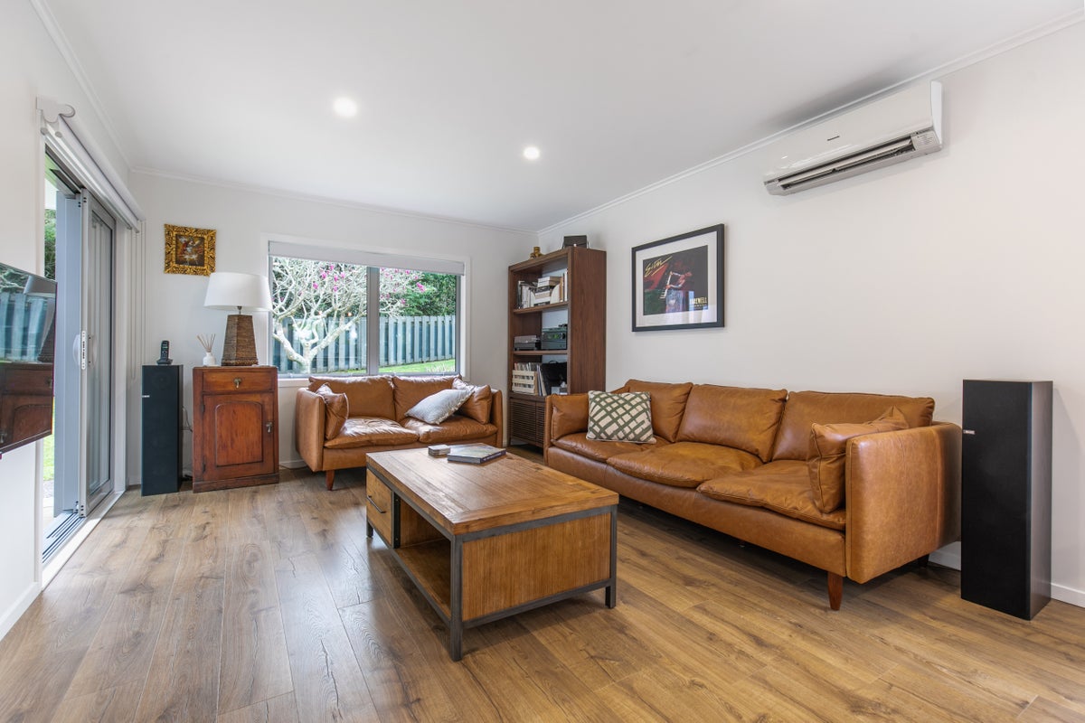 31 Fordham Street, Beach Haven, Auckland - Carousel 1