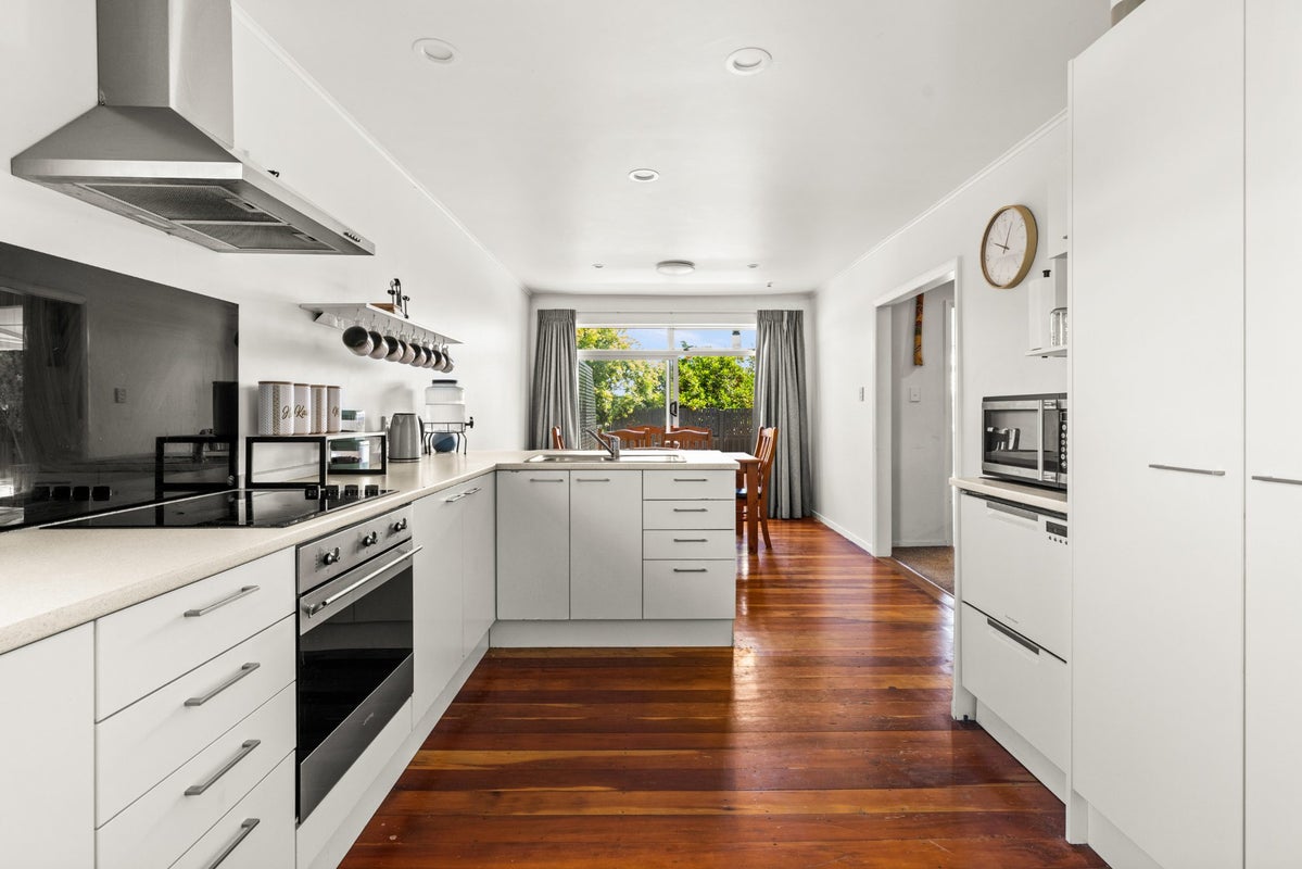 118 Guppy Road, Taradale, Napier - Carousel 1