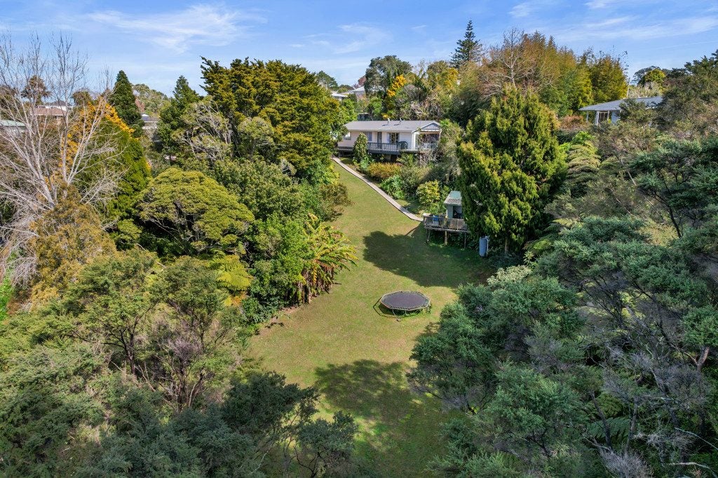 17 McClintock Road, Massey, Waitakere City, Auckland - Carousel 1