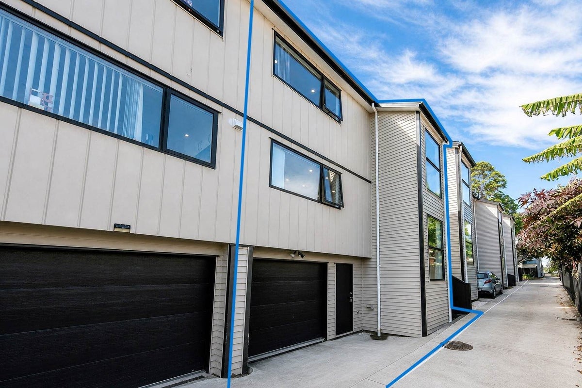 31D Waddell Avenue, Point England, Auckland - Carousel 2