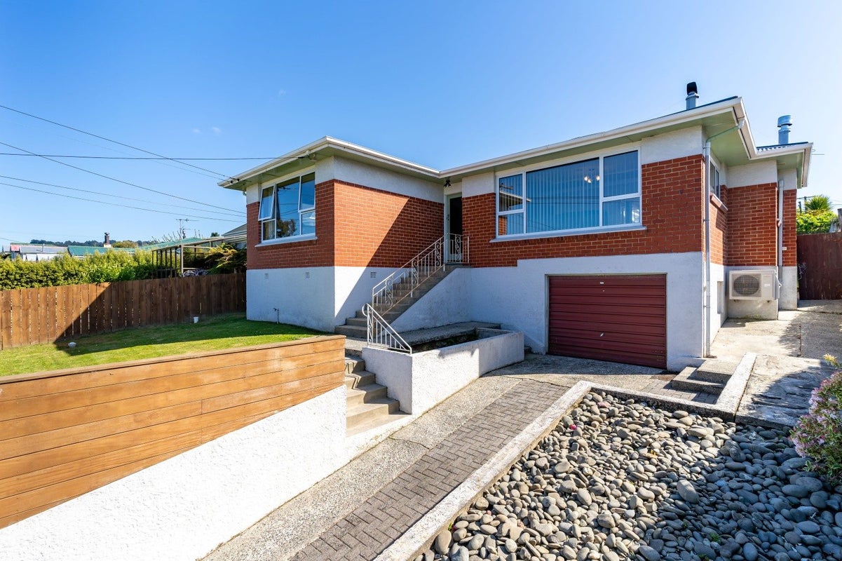 18 Bernard Street, Kenmure, Dunedin - Carousel 1