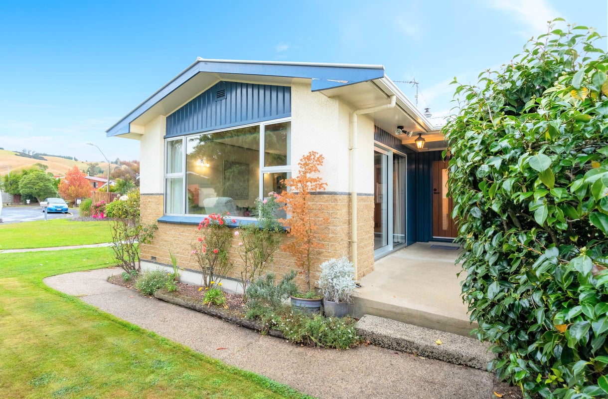 30 Kinmont Crescent, Kinmont Park, Mosgiel - Carousel 2