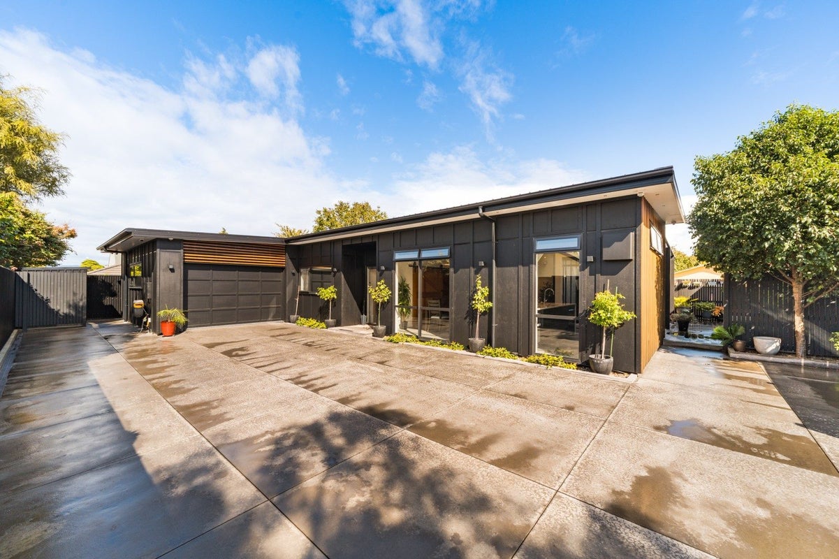 44 Limbrick Street, Terrace End, Palmerston North - Carousel 1