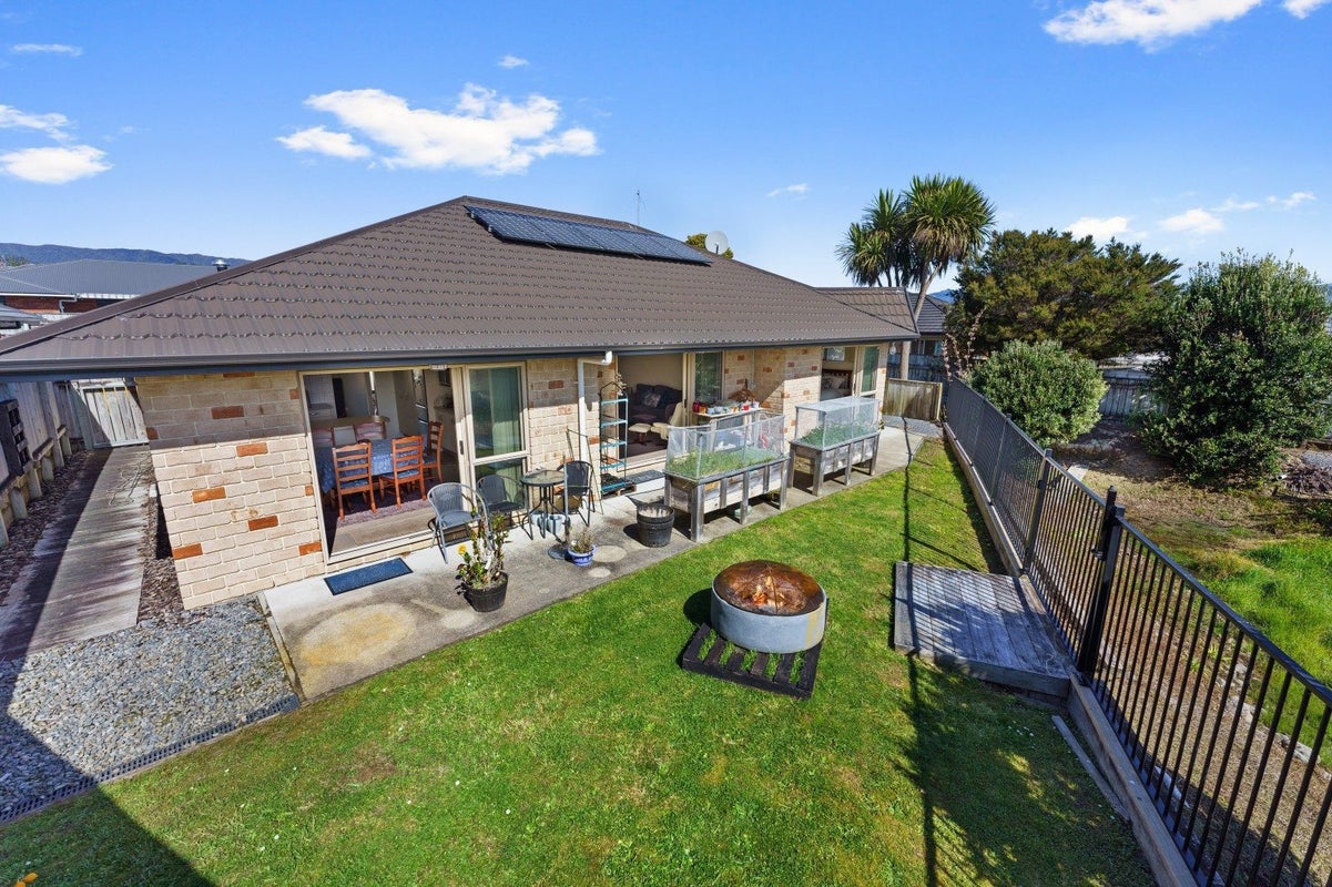 11B Ludlam Way, Otaki - Carousel 19