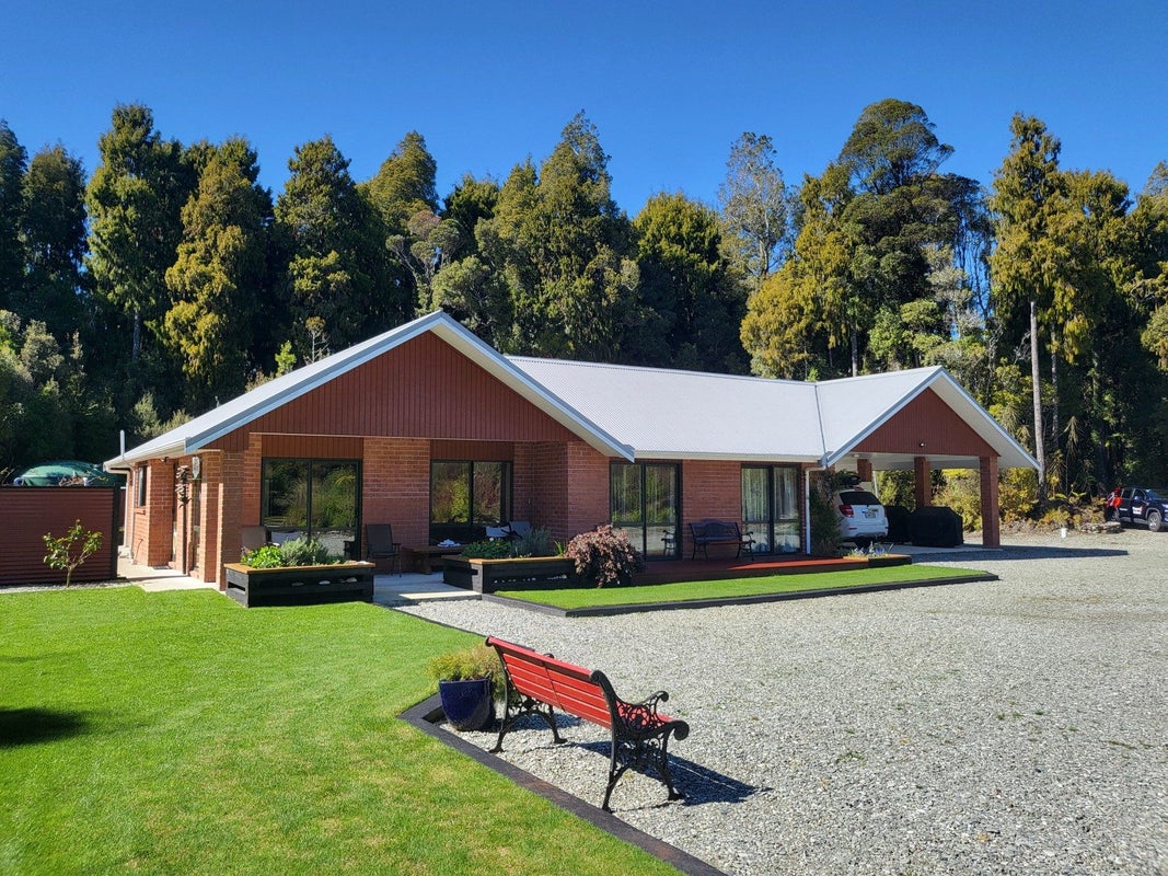 8 Hurren Place East, Kumara Junction, Greymouth - Carousel 1