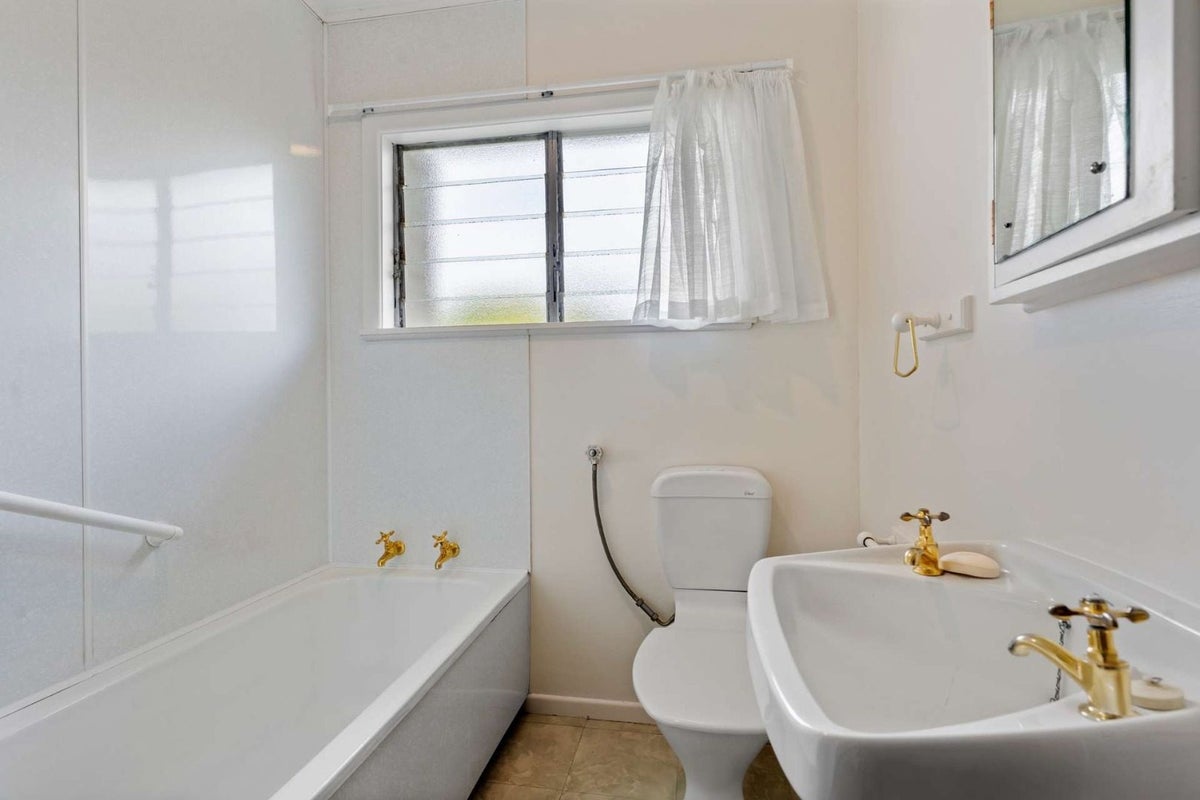 19 City View Terrace, Birkenhead, Auckland - Carousel 10