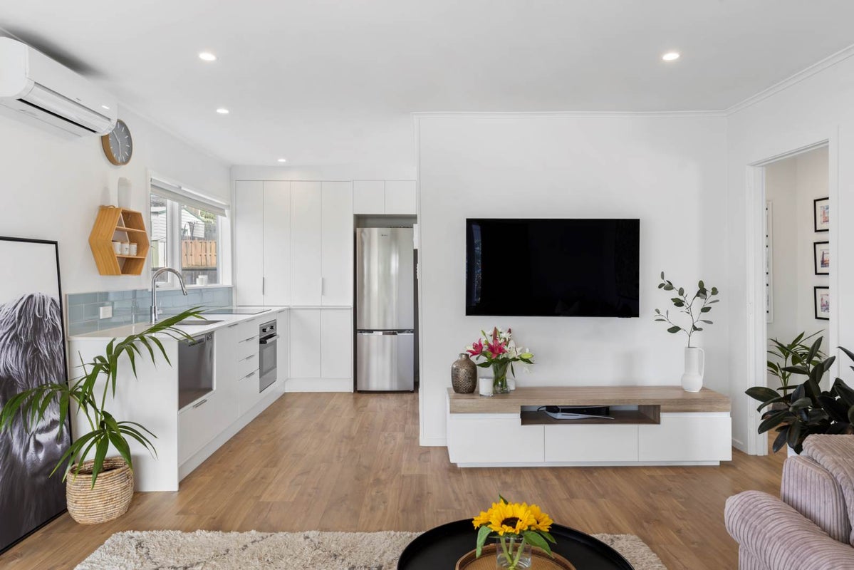 31A Cotton Street, Saint Johns, Auckland - Carousel 2