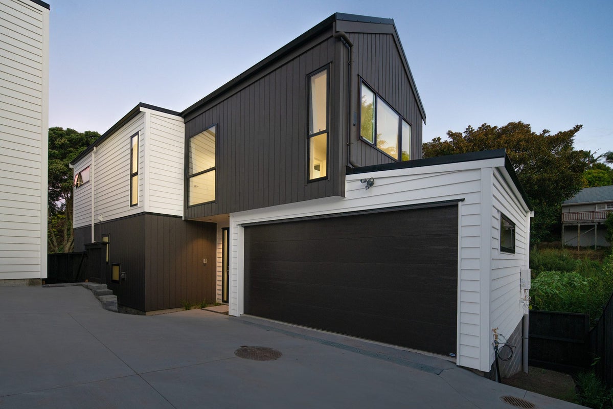 24C Scarlock Avenue, Browns Bay, Auckland - Carousel 2