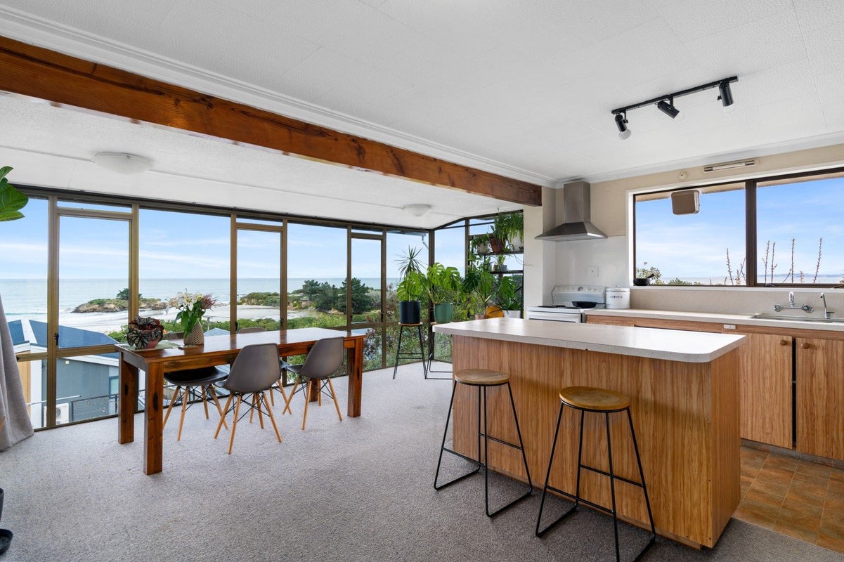 19 Seaview Road, Brighton, Dunedin - Carousel 1