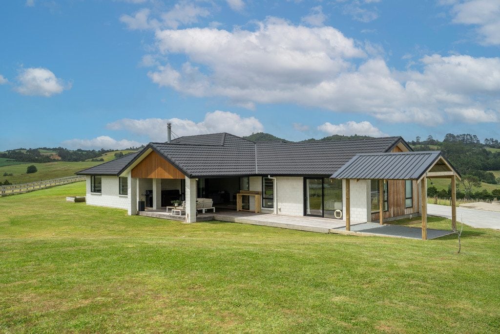 183A Gumtown Road, Kamo, Kamo - Carousel 1