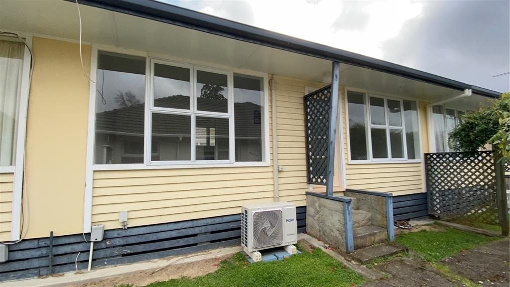 2/555 Fergusson Drive, Trentham, Upper Hutt - Carousel 1
