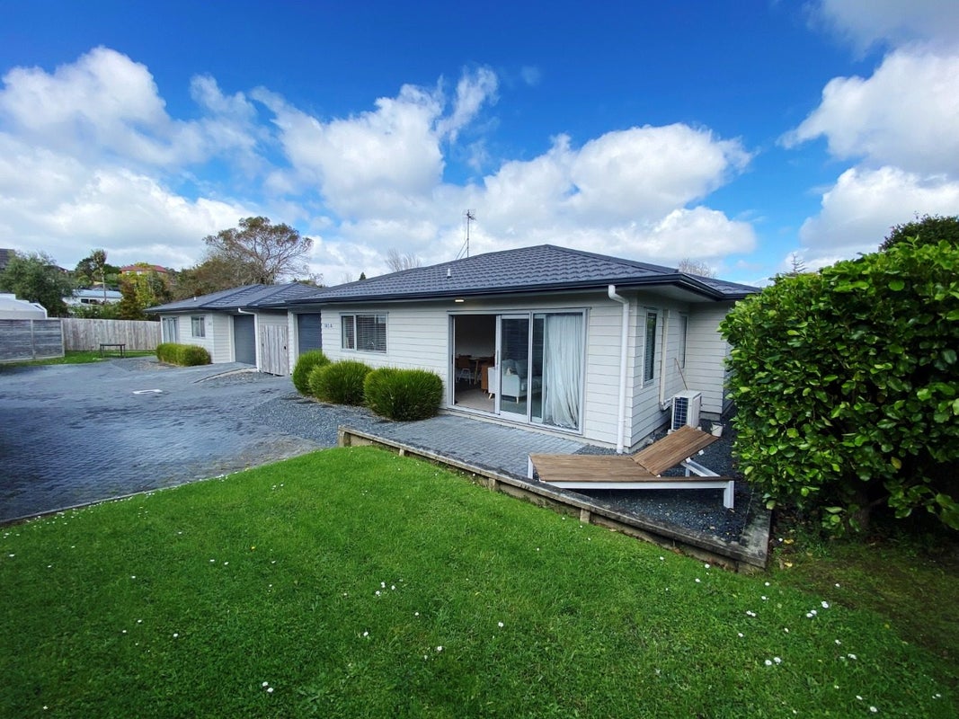 361 Whangaparaoa Road, Stanmore Bay, Whangaparaoa - Carousel 2