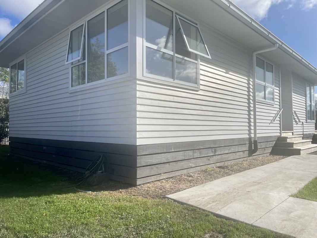 1208A Willowpark Road North, Mayfair, Hastings - Carousel 1
