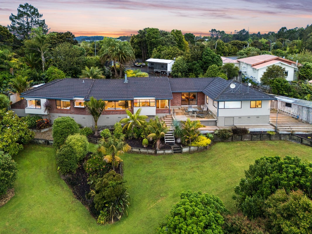 53 Lonely Track Road, Fairview Heights, Auckland - Carousel 1