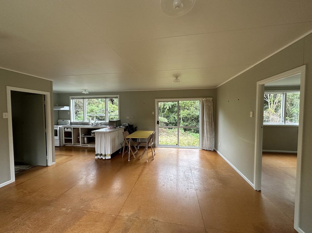 128 Awai Road, Tarurutangi, New Plymouth - Carousel 2