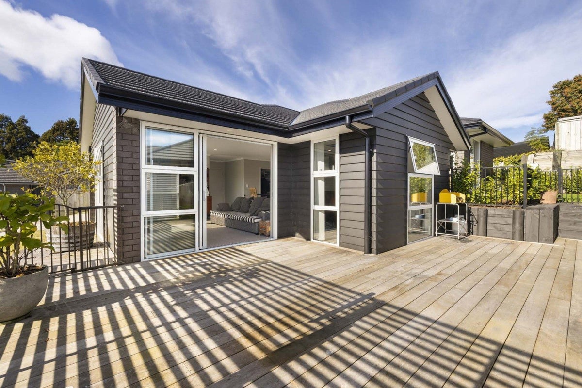 11 Trans Tasman Way, Pyes Pa, Tauranga - Carousel 2