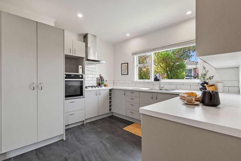 1/270 Grahams Road, Bishopdale, Christchurch - Carousel 2